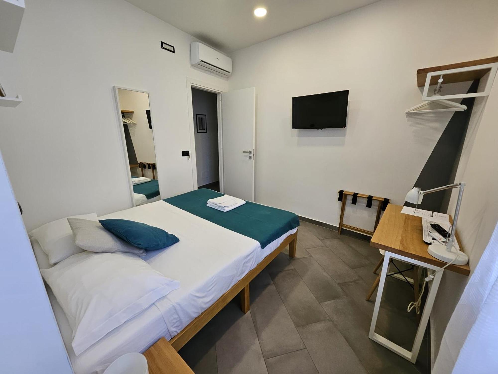 B&B Fuori Squadro - In Centro Con Terrazza Relax Vista Mare Reggio di Calabria Bagian luar foto