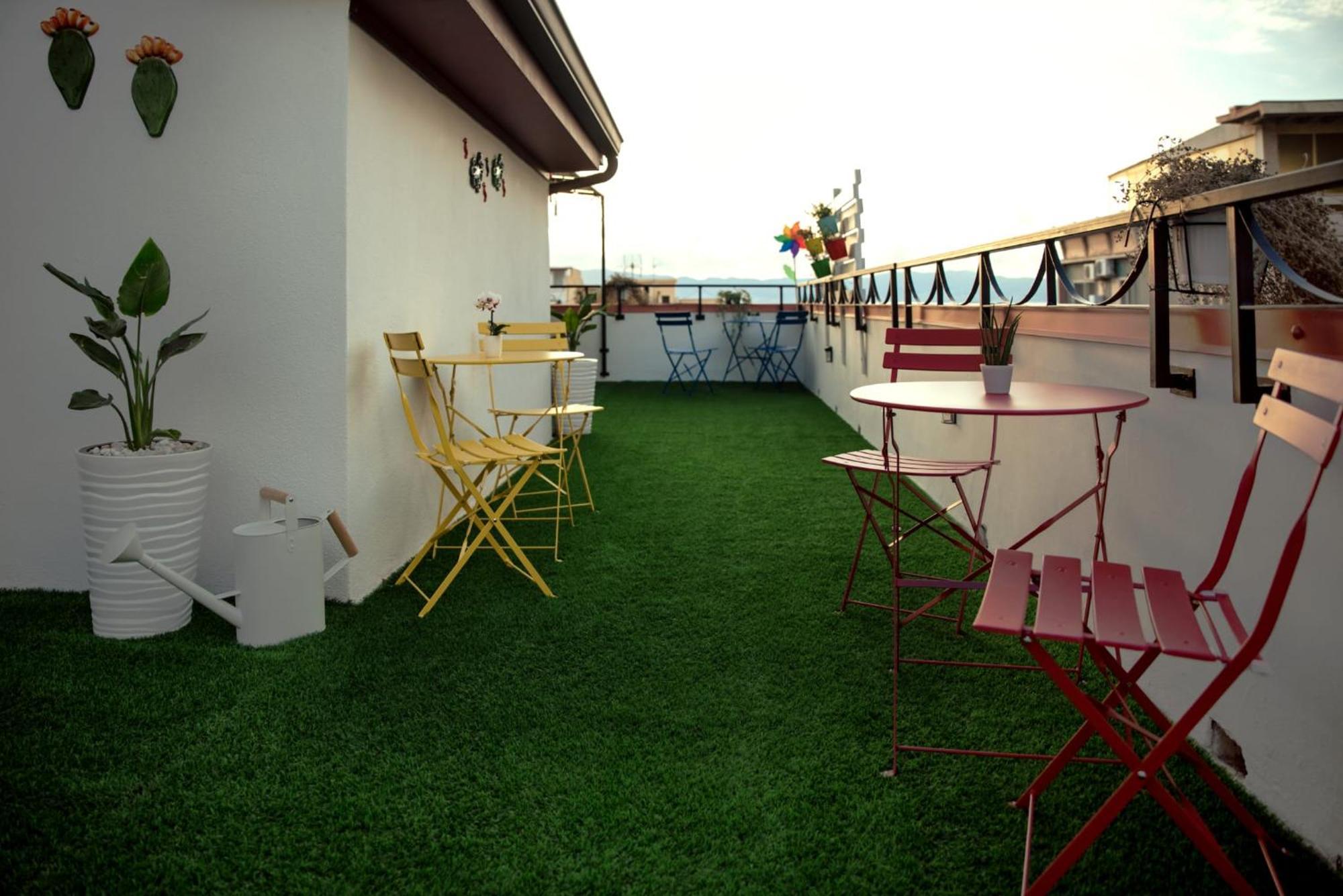 B&B Fuori Squadro - In Centro Con Terrazza Relax Vista Mare Reggio di Calabria Bagian luar foto