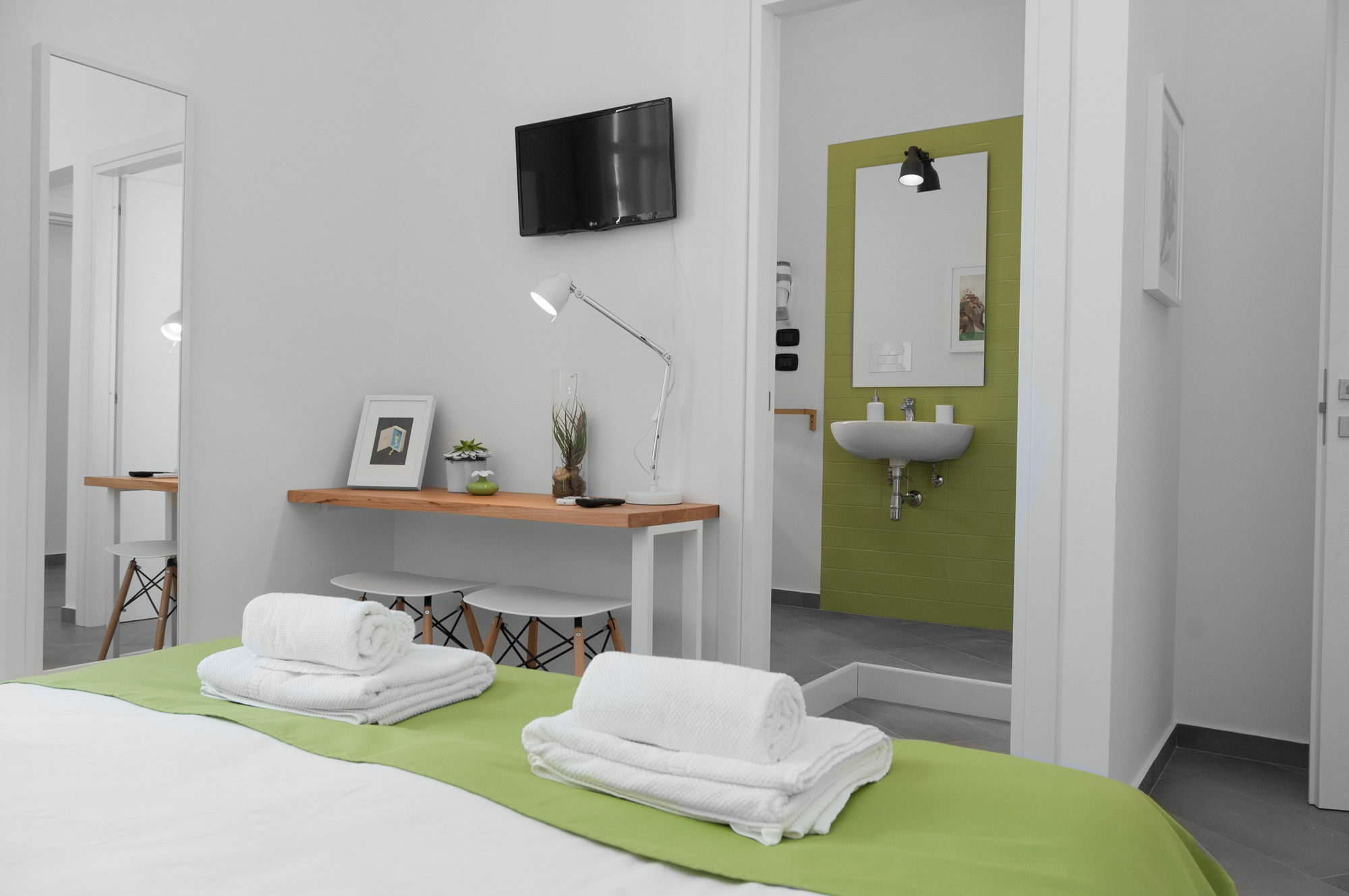 B&B Fuori Squadro - In Centro Con Terrazza Relax Vista Mare Reggio di Calabria Bagian luar foto